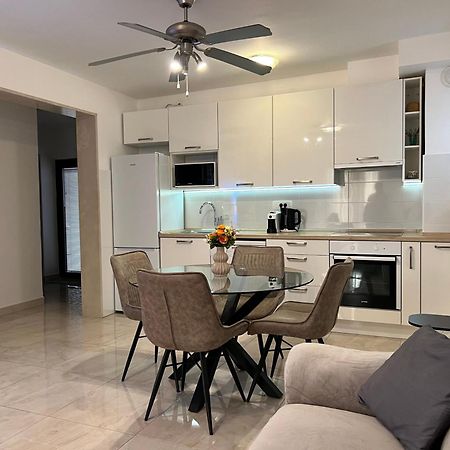 Apartmani Ivelic 수페타르 외부 사진