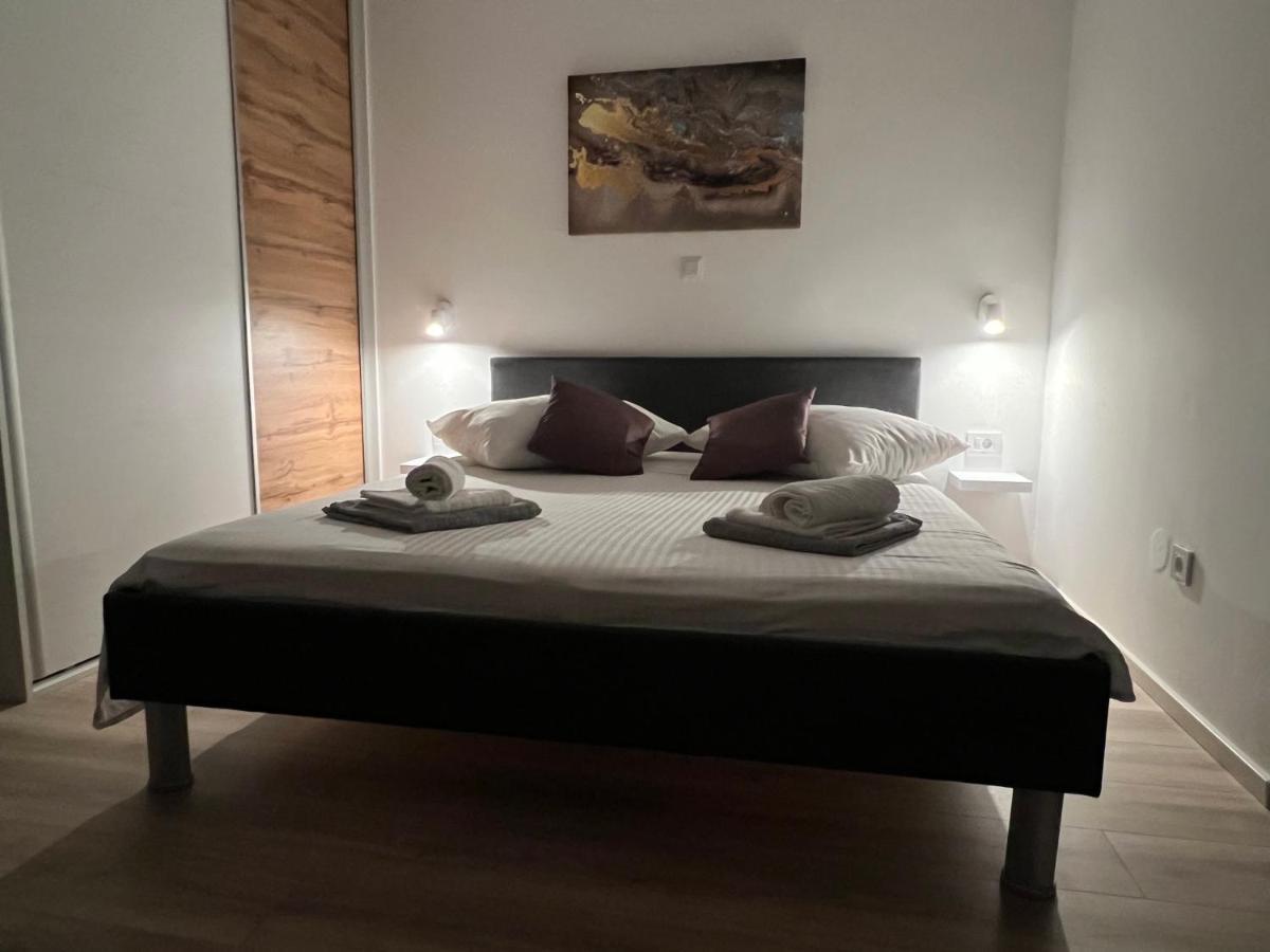 Apartmani Ivelic 수페타르 외부 사진