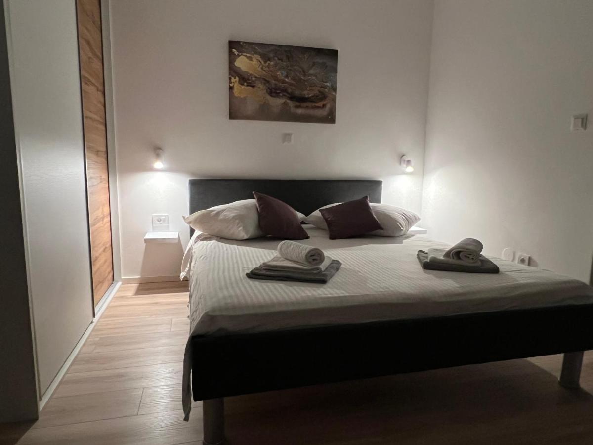 Apartmani Ivelic 수페타르 외부 사진
