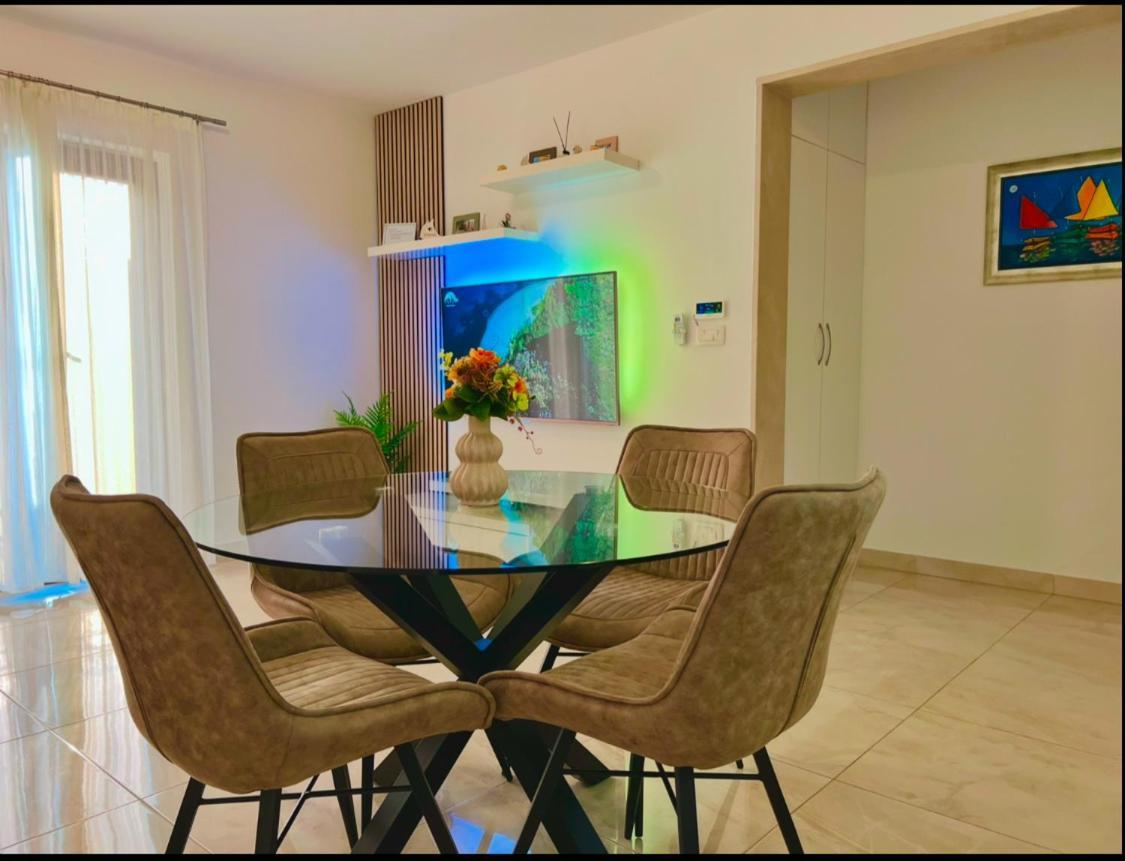 Apartmani Ivelic 수페타르 외부 사진